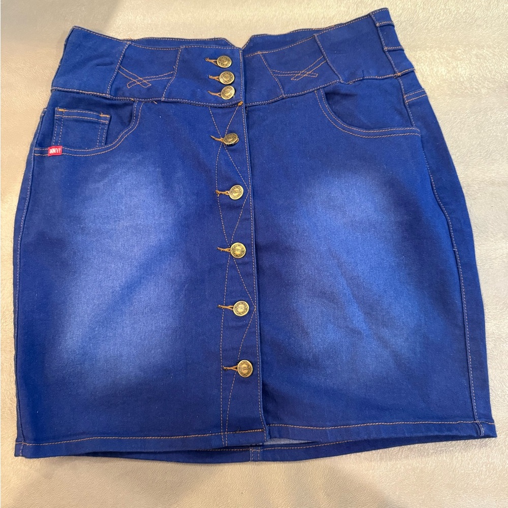 QQMY Blue Denim Button-Front Skirt. Size M